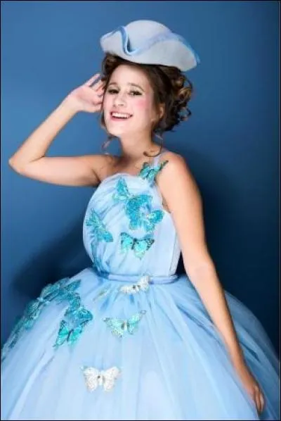 Pour quelle chanson la sur de Mozart porte-t-elle cette robe ?