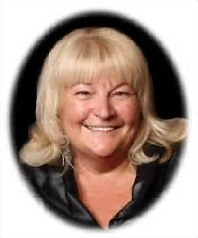 Parmi ces séries, laquelle Anne Robillard n'a-t-elle pas écrite ?