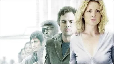 Dans ce roman de José Saramago, qui donna lieu à un film, un homme perd subitement la vue au volant de sa voiture, très vite d'autres vont suivre et deviennent des hordes, une miraculée tente de sauver les rescapés !