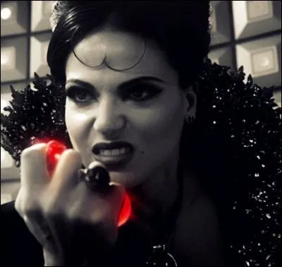 Dans la saison 5, Lana Parilla va...