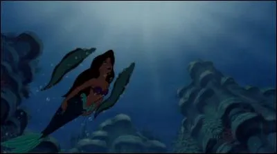 Désemparée, Ariel s'effondra en larmes. Flotsam et Jetsam profitèrent de cet instant de désarroi pour intervenir. Elles proposèrent à la sirène de passer un pacte avec la Sorcière des Mers. D'abord réticente, Ariel suivit finalement les deux murènes jusqu'à la tanière d'Ursula qui était aménagée dans le squelette d'un :