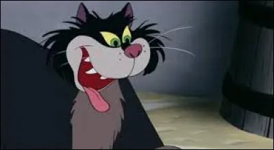 Elle éveille Lucifer, et le nourrit en même temps que les chevaux, les poules et son chien. Comment s'appelle ce dernier ?