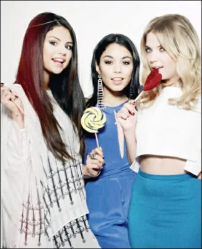 Dans quel film joue-t-elle aux côtés de Selena Gomez et de Vanessa Hudgens ?