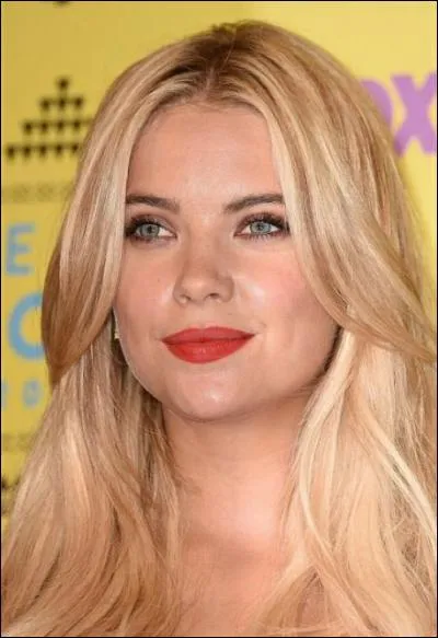 Quelle actrice a-t-elle remplacée pour son rôle ?