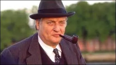 "Monsieur Lundi" est une des aventures du commissaire Maigret. Qui en est l'auteur ?