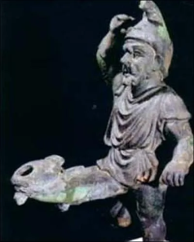 Aphrodite est la déesse grecque de l'amour et elle s'en donne à coeur joie, a de multiples aventures extra-conjugales bref, elle aurait pu faire partie d'un club échangiste. Mais les pauvres enfants avec cette mère sombrant dans la luxure ont-ils une mère ? (ici le lecteur doit pleurer)...mais qui sont-ils ses enfants abandonnés par cette mère dégénérée ?