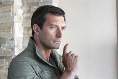 Quel est le grade de Lucas Auriol, joué par Franck Sémonin ?