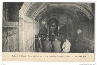 Pendant que des jeux de lumières et un mécanisme astucieux permettent de passer à la phase 2 vous n'êtes plus très sûr que c'était une si bonne idée de venir passer la soirée ici mais bon la bière aidant vous chassez vos idées noires et regardez la phase 2 s'accomplir sous les effets spéciaux. Que se passe-t-il ?