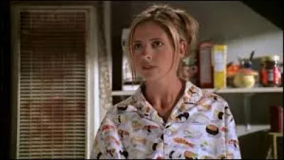 De qui tombe-t-elle amoureuse dans la saison 4 ?