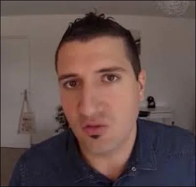 Ce youtubeur propose des vidéos de culture générale, c'est...