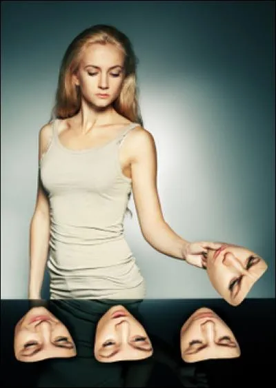 Comment appelle-t-on quelqu'un qui raconte tout le temps des choses fausses ?