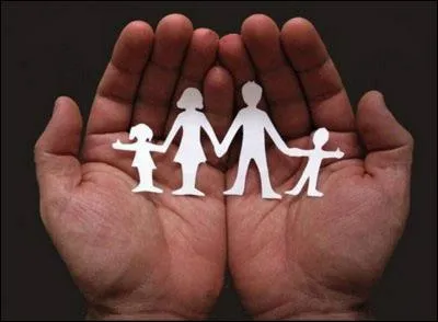 Quand on vit en concubinage (= avec quelqu'un), on vit avec :