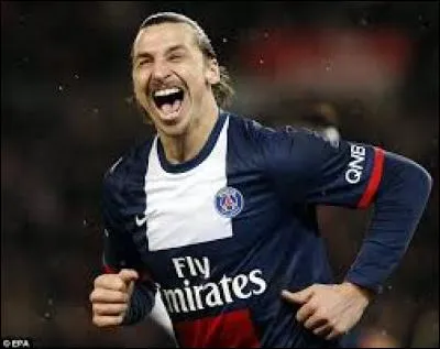 Attaquant suédois, star du PSG, il a joué à l'Inter de Milan. Il est...