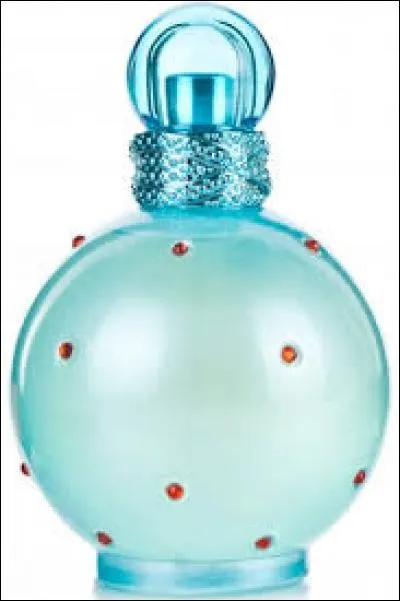 De quelle célèbre chanteuse le parfum "Cirus Fantasy" est-il ?