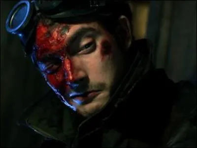 Comment est la voix du double du Visiteur du Futur ?