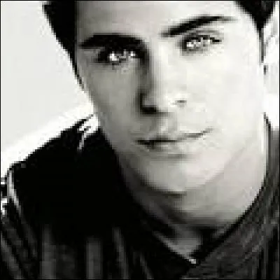 Quel est le véritable prénom de Troy ?