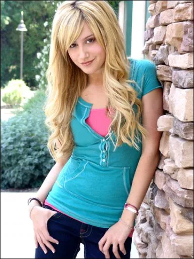 Quelle est la véritable couleur de cheveux de Sharpay ?