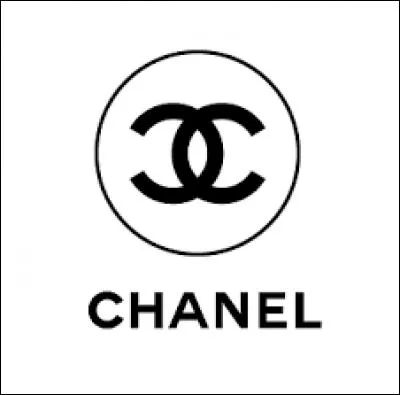 Quelle est la forme du flacon du parfum "Bleu de Chanel" ?