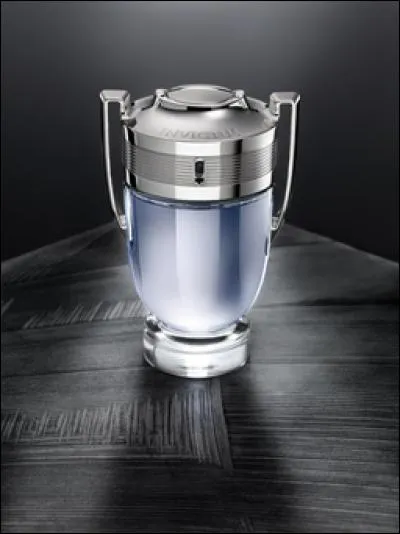Quelle est la marque du parfum "Invictus" ?