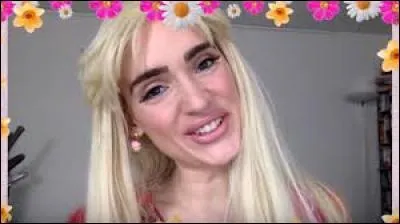 Quel est le titre de sa nouvelle chaîne YouTube en 2016 ?