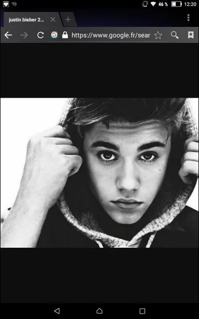 À quel âge Justin Bieber sort-il son premier single ?