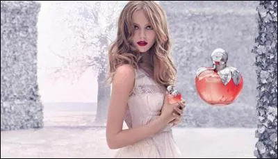 Quel parfum est représenté sur cette publicité féérique ?