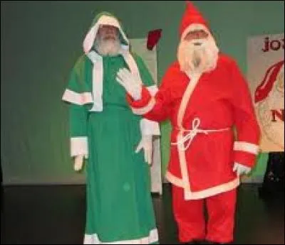 Avec quoi le père Noël est-il devenu rouge ?