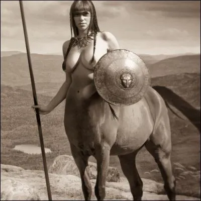 Existait-il des centauresses pour accompagner les centaures ?