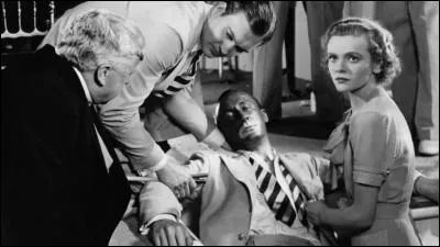 Film de 1937  : un jeune homme sympathique et rêveur est accusé à tort d'avoir étranglé une femme. Il arrive à s'enfuir de la salle du tribunal et va tenter, avec une complicité féminine, de prouver son innocence.