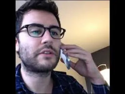 Quel est son pseudonyme ?