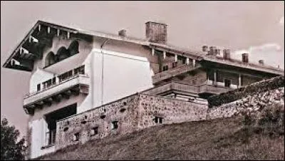 Où se situait la résidence secondaire d'Adolf Hitler, le « Berghof » souvent confondu avec le « Wolfsschanze » ?