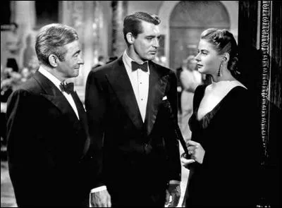 Film de 1946  : la fille d'un espion allemand est contactée par les services secrets américains pour une mission périlleuse à Rio de Janeiro. Elle doit infiltrer une bande d'anciens nazis. Elle ira, pour cela, jusqu'à épouser le chef de cette bande, mettant dès lors sa vie en danger. Elle sera sauvée in extremis pas son agent de liaison, amoureux d'elle.