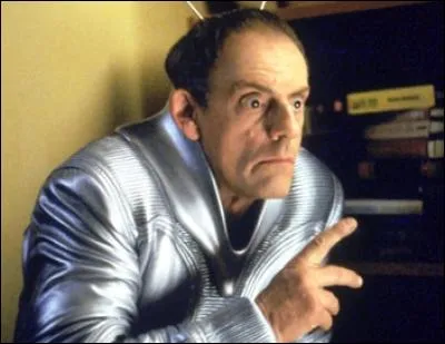 En 1999, de quelle planète débarque son personnage ?