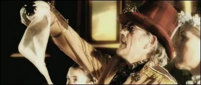 En 2012, qui incarne-t-il dans "Les sorcières d'Oz" ?