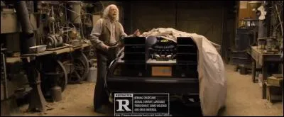 En 2014, dans quel film a-t-il fait un caméo dans le rôle du Docteur Emmett Brown ?