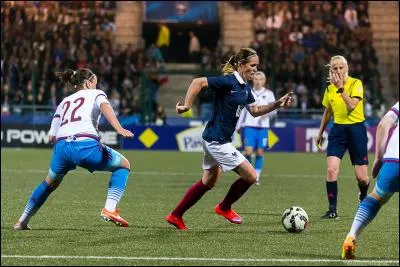 Qui est cette Bleue ?