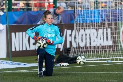 Qui est cette Bleue ?