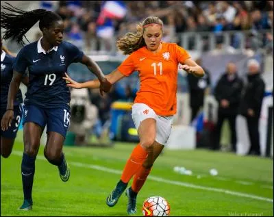 Qui est cette Bleue ?