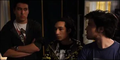 Comment se nomment les 2 amis de Raph ?