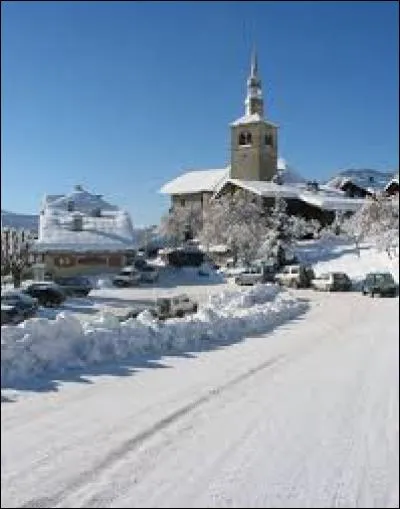 Village Savoyard au cur du Haut Val d'Arly, Saint-Nicolas-la-Chapelle se situe en région ...