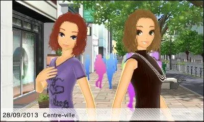 Comment s'appelle cette femme aux cheveux courts (&agrave; droite) ?