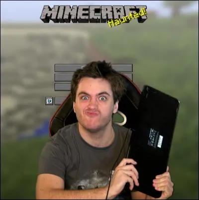 Où habite-t-il actuellement ? (février 2016)