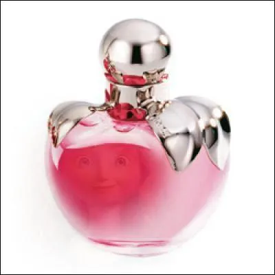 J'utilise un parfum nommé "Angel", et on m'a dit que les hommes l'adoraient. Même si je ne l'avais pas, le prince me choisirait, car les roux sont les plus beaux ! Ce parfum est sorti en...