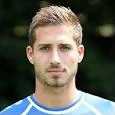 Il fait partie de l'équipe du PSG (Paris Saint-Germain). C'est bien sûr :