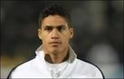 Où joue Raphaël Varane ?