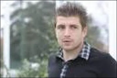 Où joue Cédric Carrasso ?