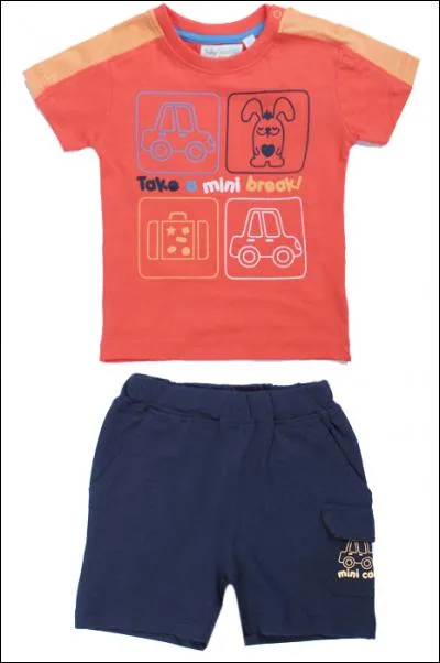 Simon a un peu de mal à s'habiller, car il est encore _____ mouillé !