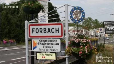 Le mot allemand "bach" signifiant ......... est un &eacute;l&eacute;ment qu'on retrouve souvent dans les toponymes d'Alsace et de Moselle :