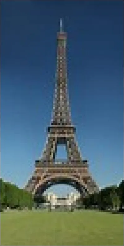 Construite initialement pour l'Exposition universelle de Paris de 1889, elle fait encore aujourd'hui la fierté de la France, c'est la...