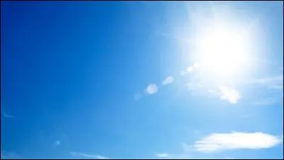 La classe de Mme Violette a de la chance ; aujourd'hui il fait beau. Il y a un ____ soleil.